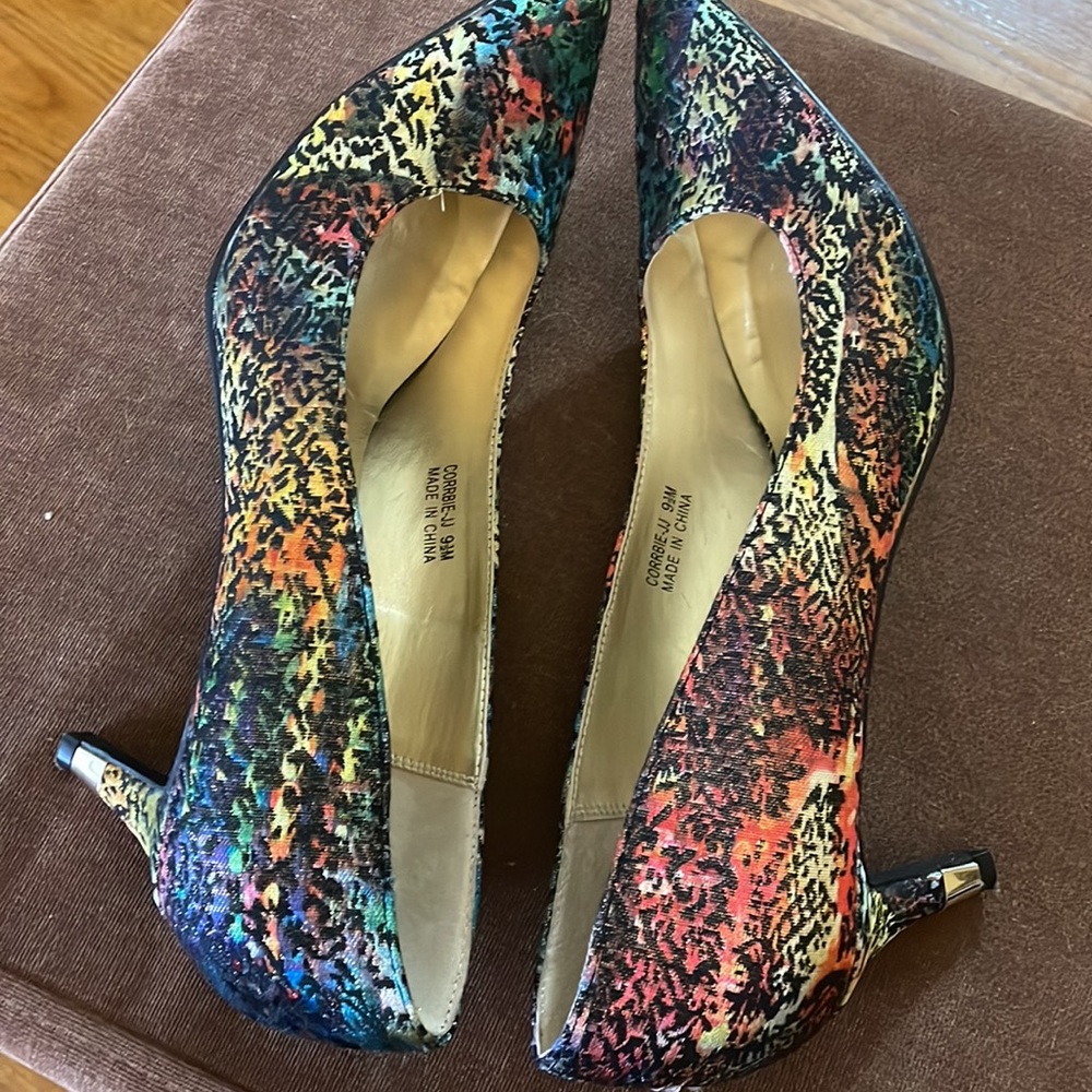 Multicolor Pointed-Toe Women's Pumps